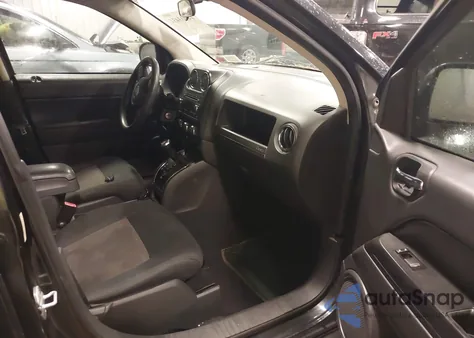 2011 Jeep Compass z USA, uszkodzony, nr VIN 1J4NT1FA4BD138780